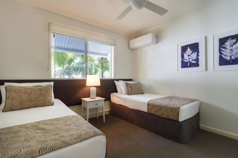 The White House Port Douglas - Holiday Find 37