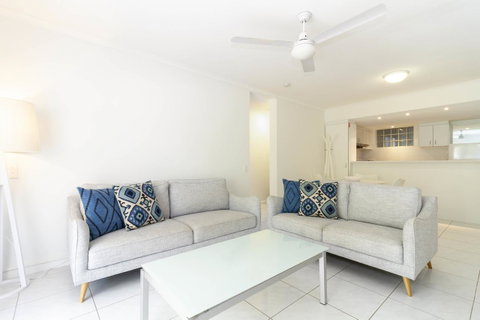 The White House Port Douglas - Holiday Find 29