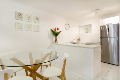 The White House Port Douglas - Holiday Find 12
