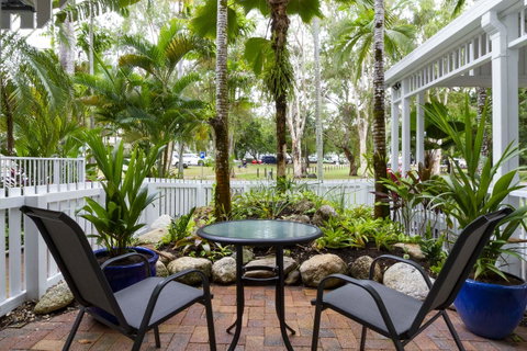 The White House Port Douglas - Holiday Find 9