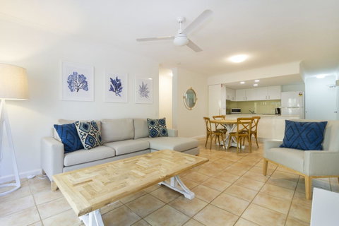 The White House Port Douglas - Holiday Find 28