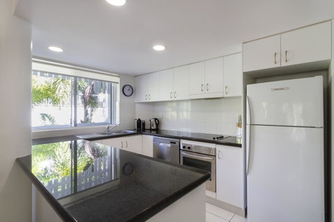 The White House Port Douglas - Holiday Find 38