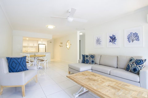The White House Port Douglas - Holiday Find 5