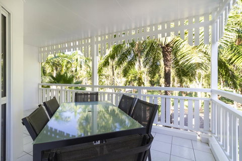 The White House Port Douglas - Holiday Find 34