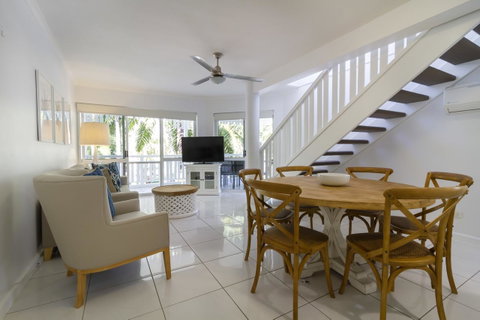 The White House Port Douglas - Holiday Find 7