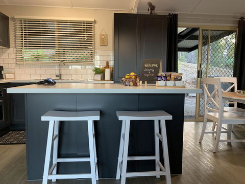 Bed & Breakfast 1 Bedroom Guest House - Holiday Find 12