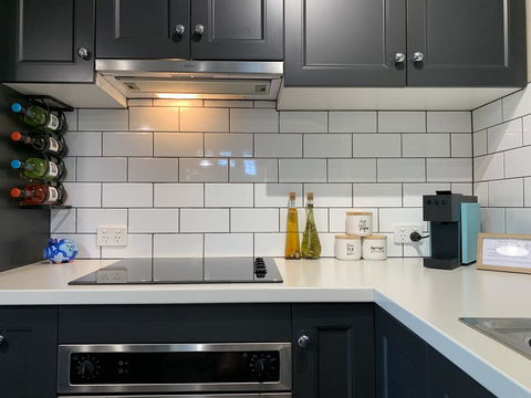 Bed & Breakfast 1 Bedroom Guest House - Holiday Find 11