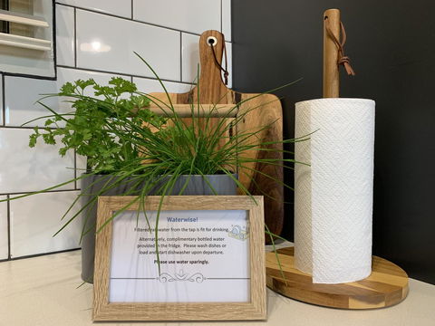 Bed & Breakfast 1 Bedroom Guest House - Holiday Find 13