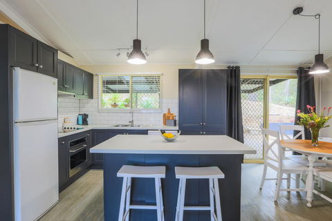 Bed & Breakfast 1 Bedroom Guest House - Holiday Find 10