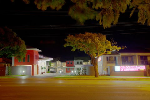 City Golf Club Motel - Holiday Find 9