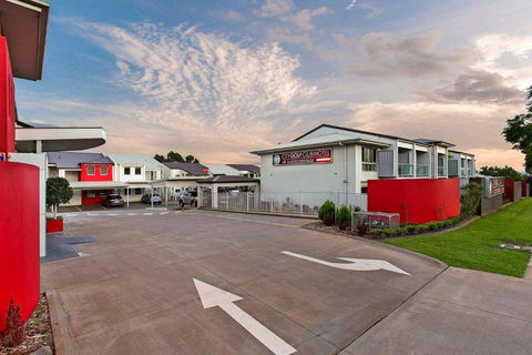 City Golf Club Motel - Holiday Find 8
