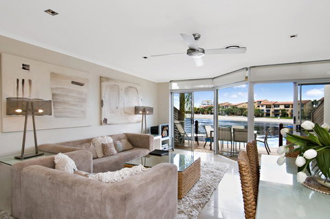 Skippers Cove Waterfront Resort - Holiday Find 5