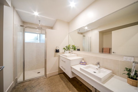 Whitsunday Luxury Homes - Holiday Find 33