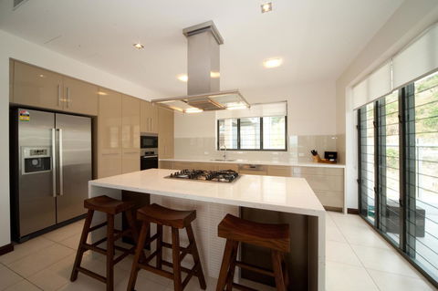 The Boathouse Apartments - Holiday Find 22