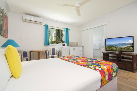 Port Douglas Motel - Holiday Find 37