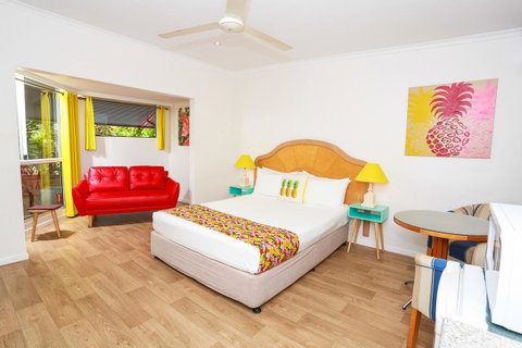 Port Douglas Motel - Holiday Find 21