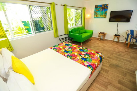 Port Douglas Motel - Holiday Find 9