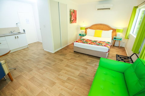 Port Douglas Motel - Holiday Find 10