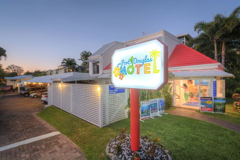 Port Douglas Motel - Holiday Find 44