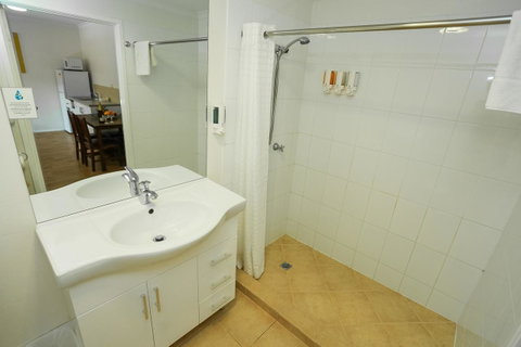 Port Douglas Motel - Holiday Find 6