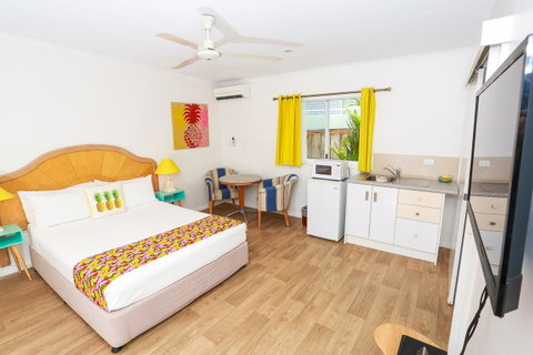 Port Douglas Motel - Holiday Find 22