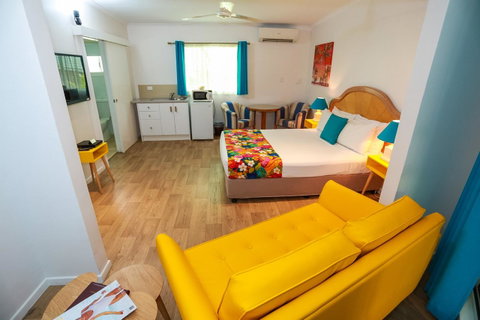 Port Douglas Motel - Holiday Find 19