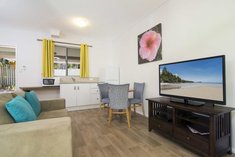 Port Douglas Motel - Holiday Find 43
