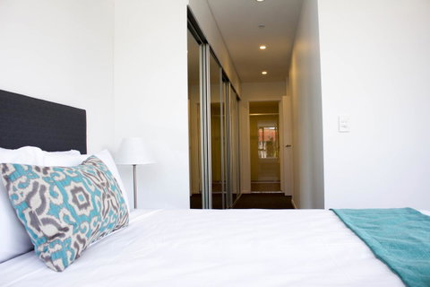 Synergy Broadbeach - Official - Holiday Find 16