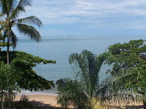 Roydon Beachfront Apartments - Holiday Find 7