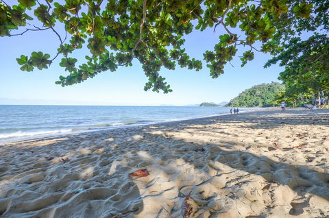 Roydon Beachfront Apartments - Holiday Find 29