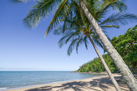 Roydon Beachfront Apartments - Holiday Find 26