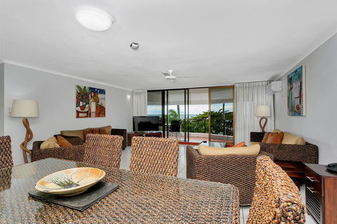 Roydon Beachfront Apartments - Holiday Find 21