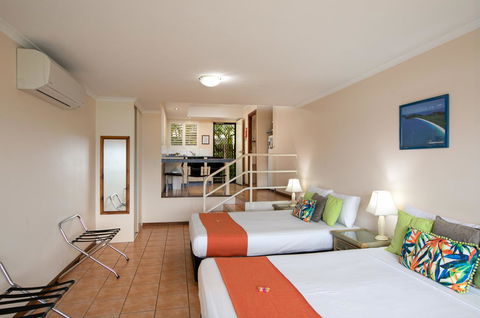 Sunlit Waters Studio Apartments - Holiday Find 29