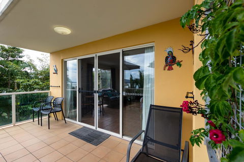 Sunlit Waters Studio Apartments - Holiday Find 32