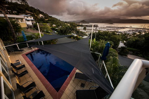 Sunlit Waters Studio Apartments - Holiday Find 3