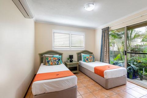 Sunlit Waters Studio Apartments - Holiday Find 37