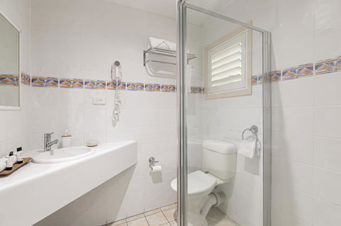 Sunlit Waters Studio Apartments - Holiday Find 20