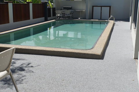 Airlie Seaview Apartments - Holiday Find 18