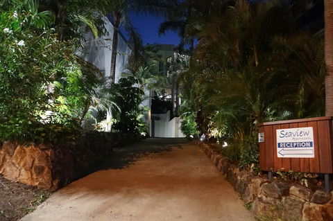 Airlie Seaview Apartments - Holiday Find 7