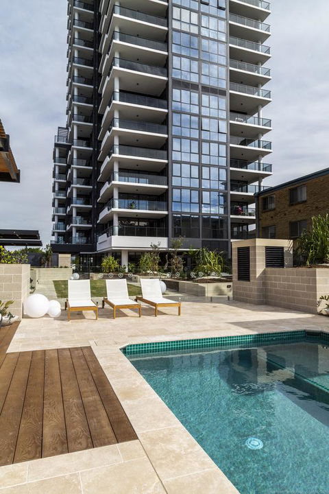Boardwalk Burleigh Beach - Official - Holiday Find 5