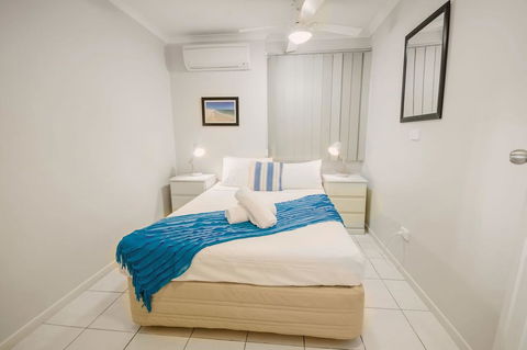 Airlie Apartments - Holiday Find 2