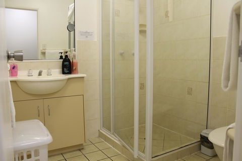 Airlie Apartments - Holiday Find 1