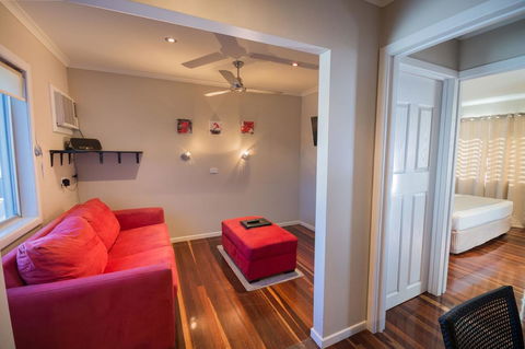 Airlie Apartments - Holiday Find 19