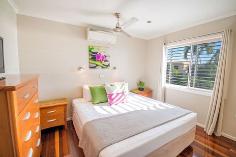 Airlie Apartments - Holiday Find 20