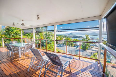 Airlie Apartments - Holiday Find 21