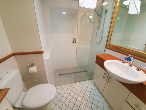 Broadbeach Holiday Apartments - Holiday Find 26