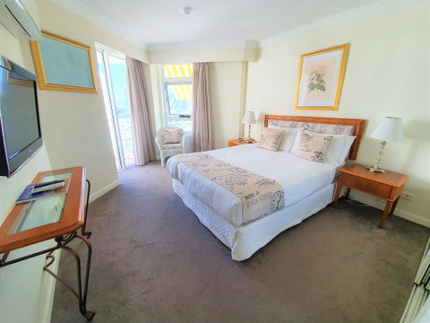 Broadbeach Holiday Apartments - Holiday Find 14