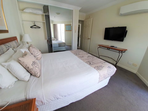 Broadbeach Holiday Apartments - Holiday Find 13