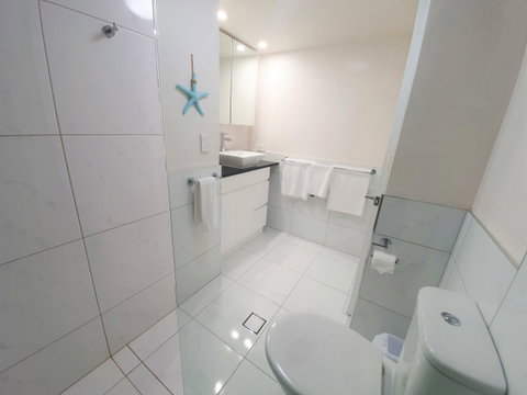 Broadbeach Holiday Apartments - Holiday Find 8
