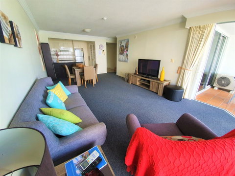 Broadbeach Holiday Apartments - Holiday Find 30